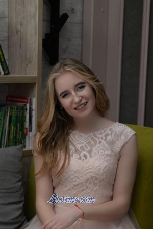 185517 - Anastasia Age: 28 - Ukraine