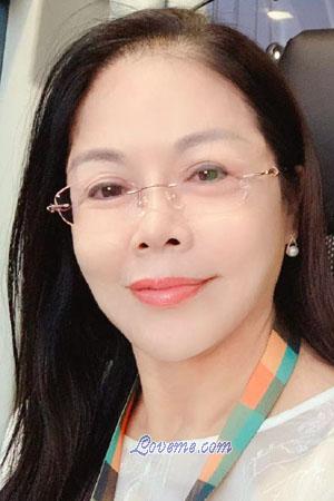 204425 - Lizzie Age: 56 - China