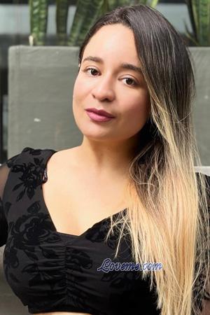 223216 - Geraldine Age: 34 - Colombia