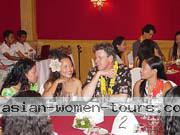 070-filipino-women