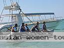 cartagena-women-boat-1104-40