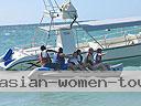 cartagena-women-boat-1104-41