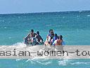 cartagena-women-boat-1104-43