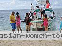 cartagena-women-boat-1104-46